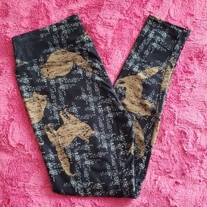 LuLaRoe Tall & Curvy leggings
